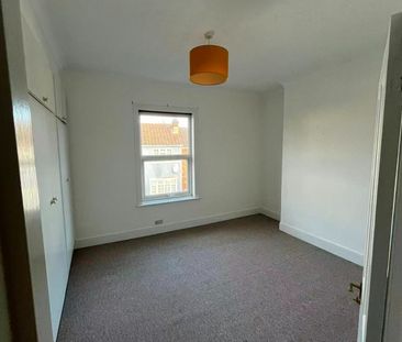 3 Bed Semi-Detached House, Forster Road, SO14 - Photo 3