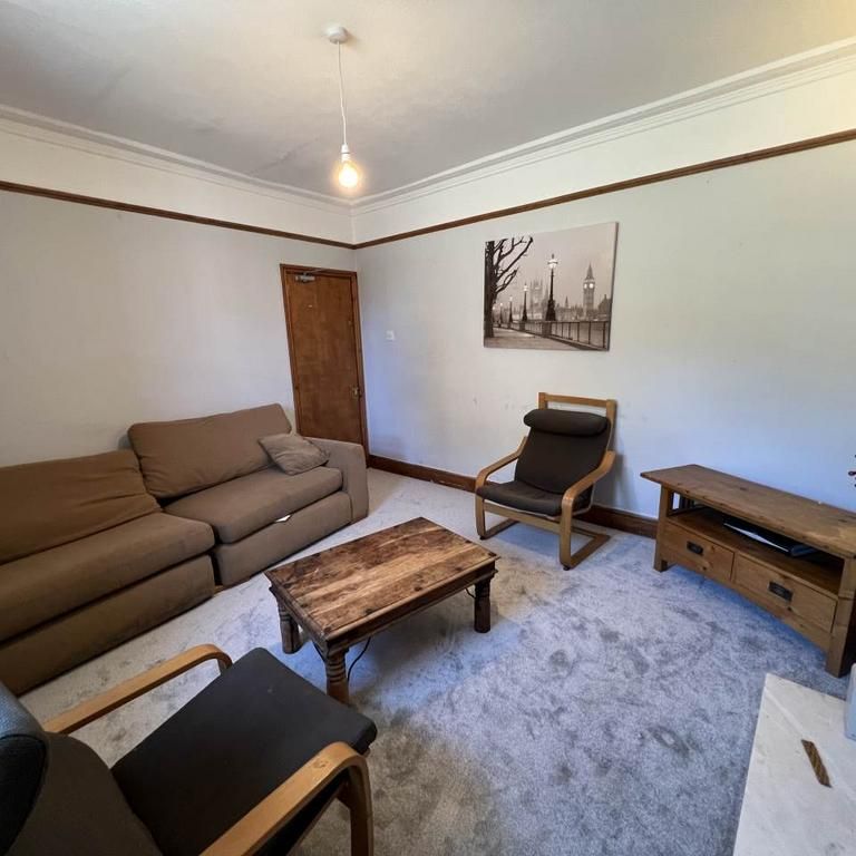 6 bedroom house to rent - Photo 1