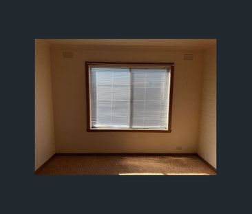 One-Bedroom Unit Near the Botanical Gardens - Photo 4