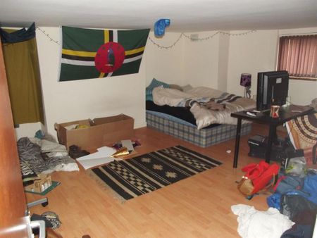 5 bedroom flat to rent - Photo 3