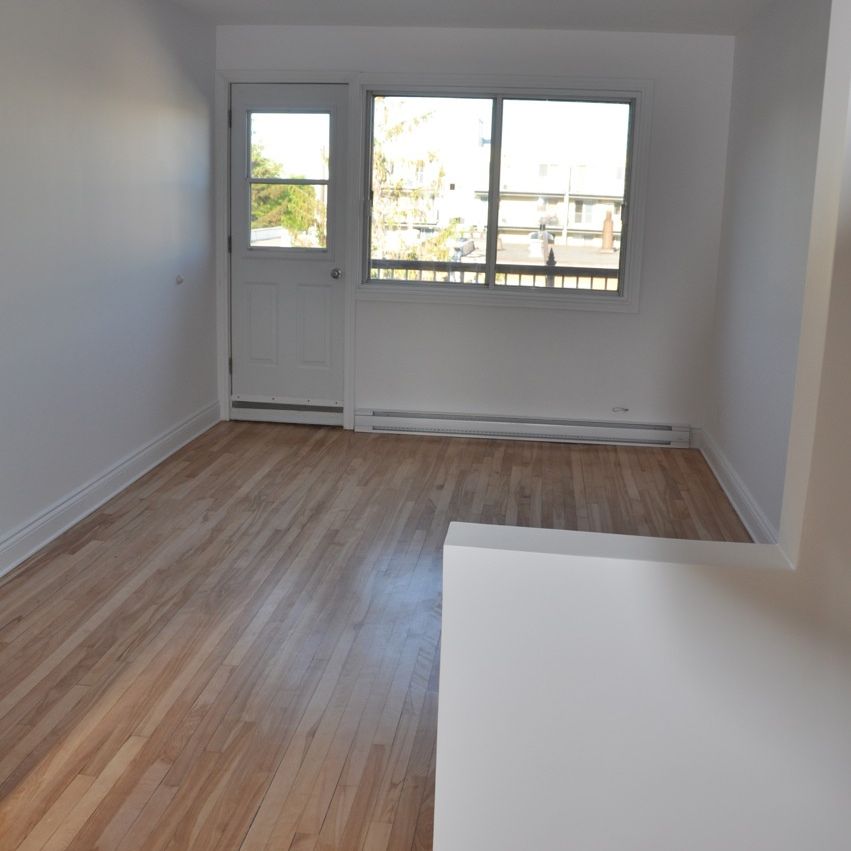 4 1/2, 3ième Étage à $1,395 - Photo 1