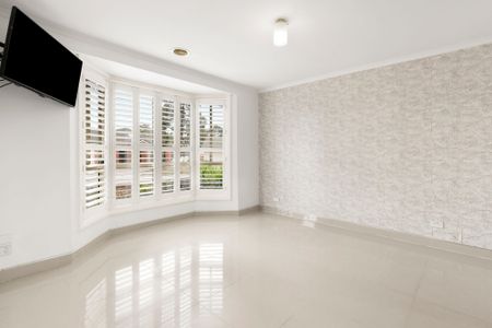 Family Home in prime location - Photo 2