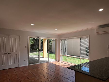 8 Devco Place, 4214, Ashmore Qld - Photo 5