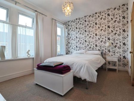 3 bedroom terraced house to rent - Photo 5