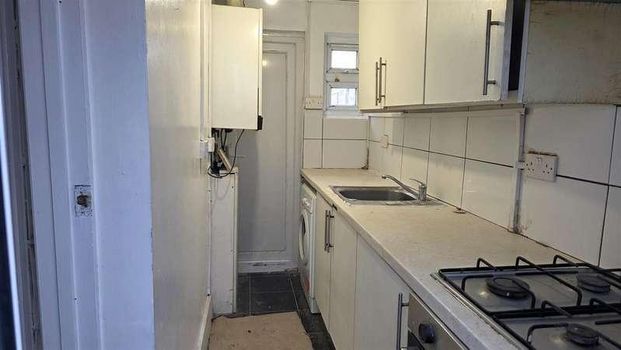 Hammond Road, Southall, UB2 - Photo 1