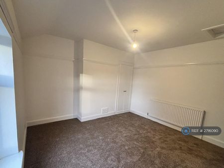 2 bedroom end of terrace house to rent - Photo 5