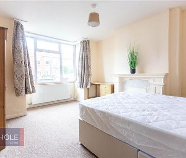 4 bedroom terraced house to rent - Photo 4