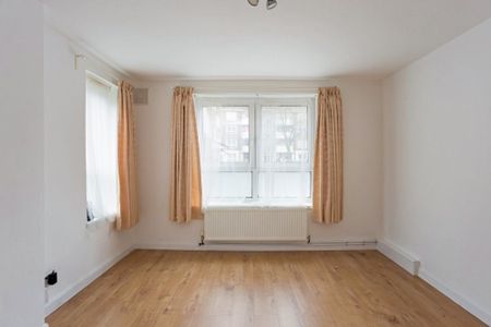 3 bedroom flat to rent - Photo 4