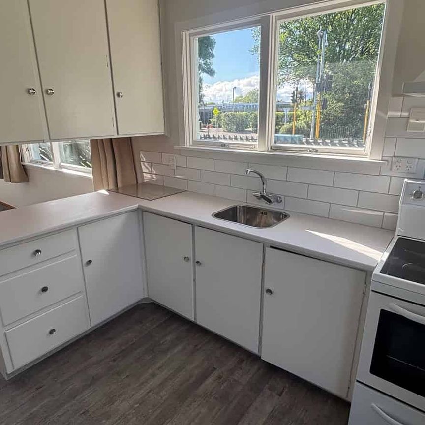 Convenience on Colman - Photo 1