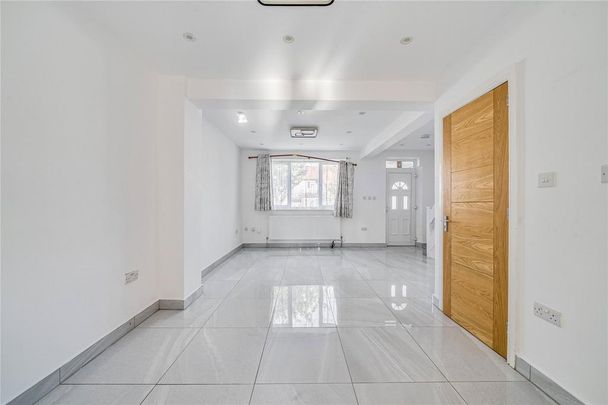 3 bedroom terraced house to rent - Photo 1