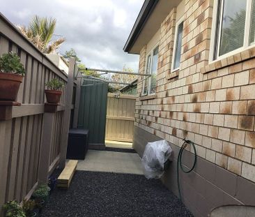 Clean & Tidy 3br Family Home (450m walk to Shops) - Photo 3
