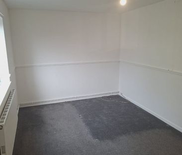 3 Bed Maisonette, Vincent Gardens, NG7 - Photo 1