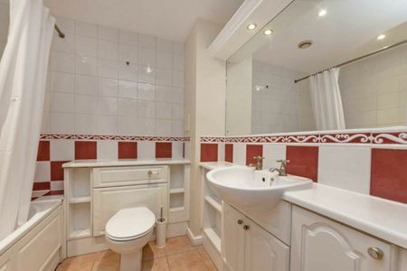 Russell Road, West Kensington, W14 - Photo 5