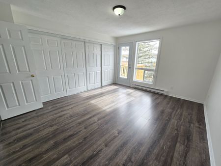 For Lease - 219 Briston Private, Hunt Club - South Keys and Area, Ontario - Photo 3