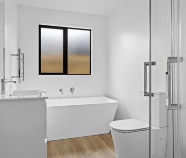 Brand New Stylish and Sunny four bedroom Home! - Photo 5