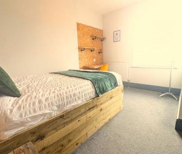 1 bedroom in a house share to rent - Photo 1