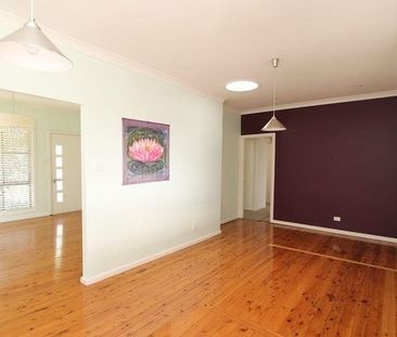 Prime Location! - Photo 2