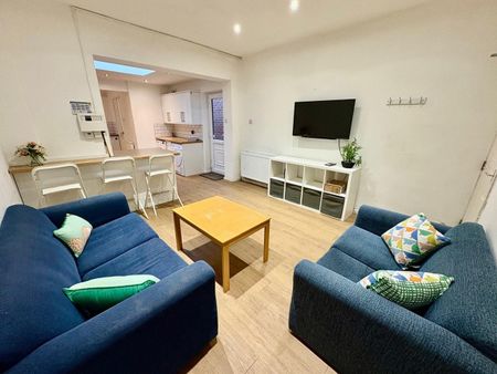 10 Bed Terraced House, Pomona St, S11 - Photo 2