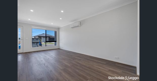 Modern Comfort Meets Effortless Living - Photo 1