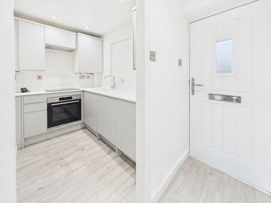 1 bedroom semi-detached house to rent - Photo 1