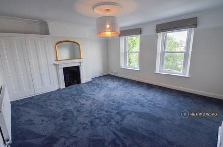 2 bedroom flat to rent - Photo 3