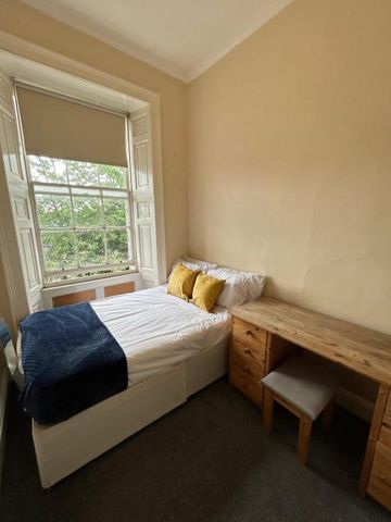 5 bedroom flat to rent - Photo 3