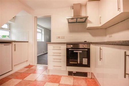 2 bedroom terraced house to rent - Photo 4