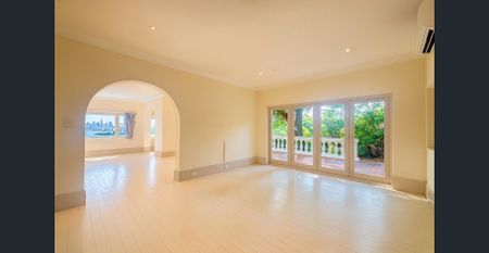 Under Renovation, Will Be Back Soon - Harbour View Family Home in Vaucluse with Pool & Garden Retreat - Photo 2