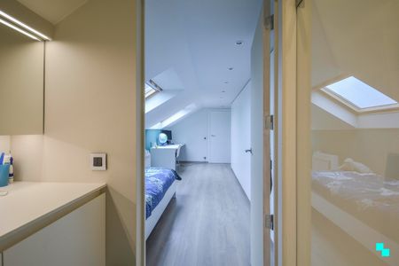 Vrijstaande villa met vier slaapkamers op perceel van ca. 1717 m² - Photo 3