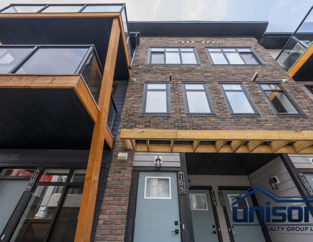 UNSION BRAND NEW 3 BEDROOM TOWNHOUSE IN SETON — 3 Bedrooms Townhouse - Photo 1