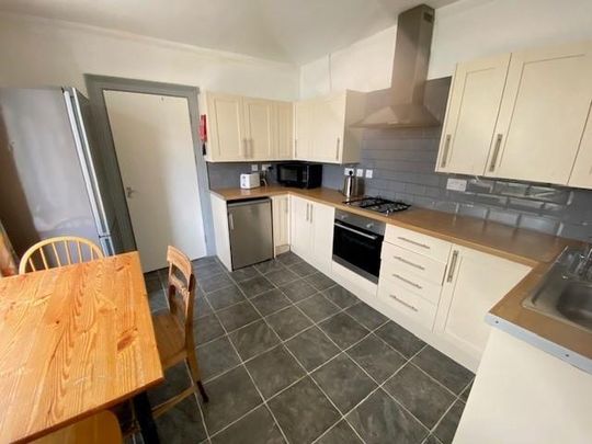 4 bedroom house to rent - Photo 1