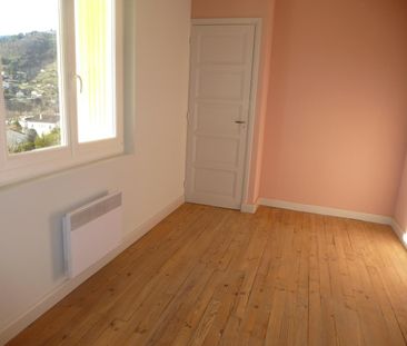 Location Appartement 4 pièces 78m² VALS LES BAINS 07600 - Photo 4