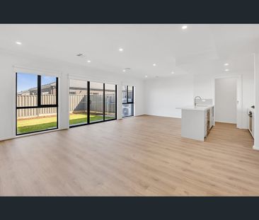 6 Dussehra St, Kalkallo, Vic 3064 - Photo 1