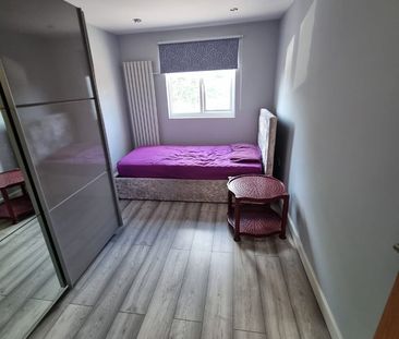 Room in a Shared House, Belmont Park Road, E10 - Photo 1