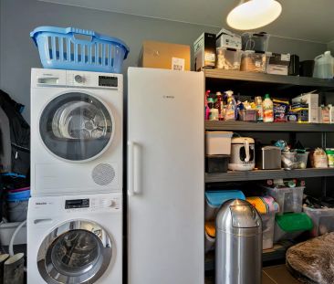 Ruime villa met vier slaapkamers, bureau en garage en met prachtige... - Foto 2