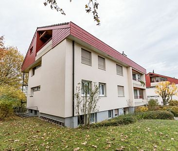 Therwil an ruhiger Lage - helle und gemütliche 4.5-Zimmerwohnung im 1.OG - Foto 3