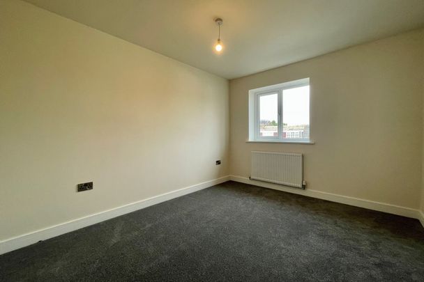 Sackville Street - Photo 1