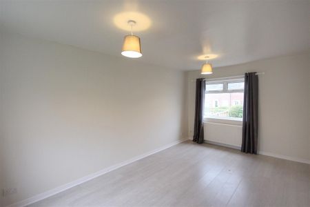 2 Bedroom House - Semi-Detached To Let - Photo 4