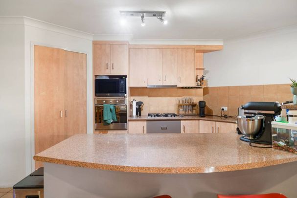 Beautifully presented Middle Ridge - Photo 1