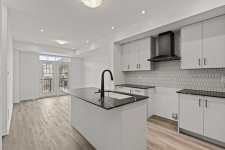 For Lease - 62 Pogie Drive, Welland, Ontario - Photo 5