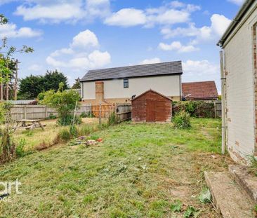 3 bedroom semi-detached bungalow to rent - Photo 2