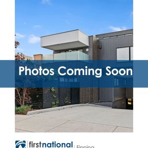 Modern and low-maintenance living in the heart of Ormond - Photo 2