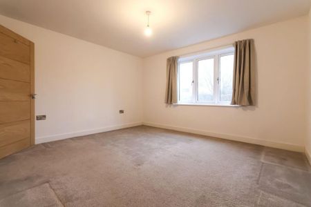 4 bedroom detached bungalow to rent - Photo 2