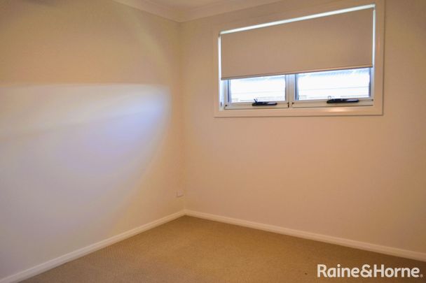 Brand new stunning 4-bedroom home - Photo 1