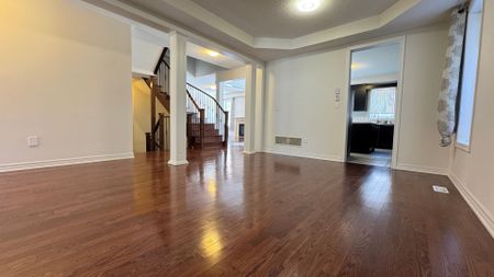 For Lease - 38 Roy Harper Avenue, Aurora, Ontario - Photo 2