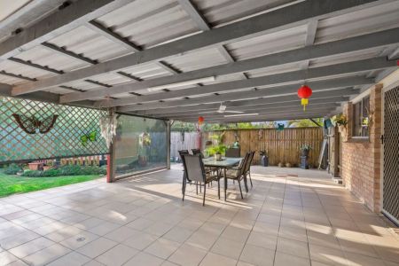 Nestled in one of Carrara's peaceful and family-friendly street, this delightful home is now available for rent. - Photo 3