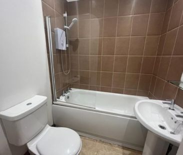 2 bedroom flat to rent - Photo 6
