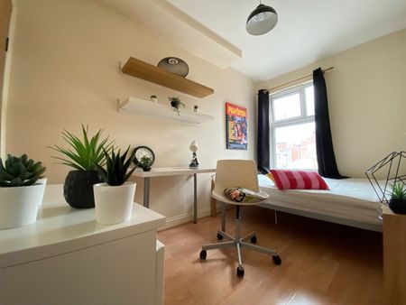 3 Bed Terraced House, Off London Road, LE2 - Photo 2