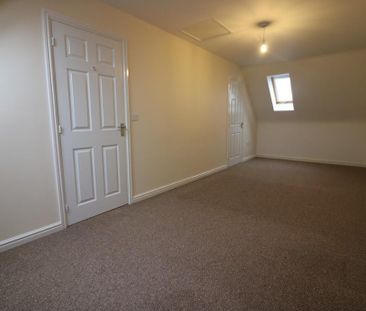 3 bedroom end of terrace house to rent - Photo 4