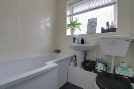 2 Bedroom - Photo 2